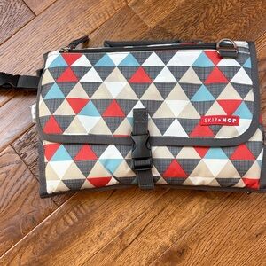 Skip Hop Pronto Changing Station